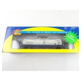 UTLX 301621 Tank Car Athearn HO Scale Model Train