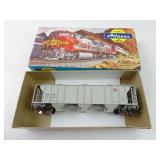 Milwaukee Road 98047 3-Bay Hopper Athearn HO