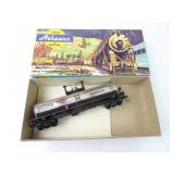 DuPont SHPX 3246 Tank Car Athearn HO Scale Model