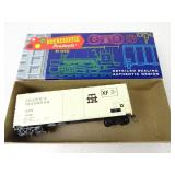 Atlantic & Western RR 6106 Box Car Roundhouse HO