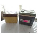 Lot of 2 Small Coolers - Tote 12 & Igloo