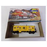 Chicago & Northwestern 11166 Caboose Athearn HO