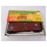 Western Pacific 68213 Box Car Roundhuse HO Scale