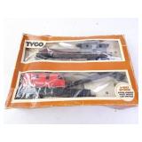 Set of Santa Fe Operating Crane with Boom Tender