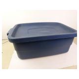 Rubbermaid Roughneck Storage Tote with Lid