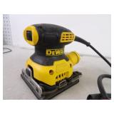DeWalt Random Orbit Sander - Works - Store