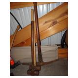Lot of x2 Sledgehammers & Pickaxe