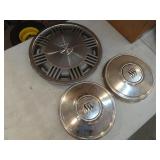 Lot of Vintage Hubcaps - Buick & Chrysler