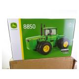 NEW John Deere Ertl Prestige Select 8850 1/16