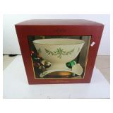 New Lenox Holiday Punch Bowl with Ladle