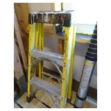 Greenbull Fiberglass 3ft Step Ladder