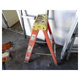 Bauer 33" Fiberglass Ladder