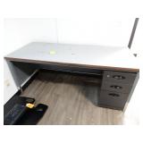 6ft Office Desk - No key - Unlocked