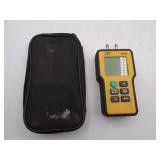 UEI Model EM-152 Manometer