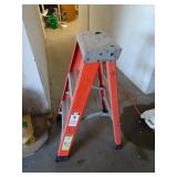 Michigan 3ft Fiberglass Step Ladder