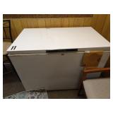 Kenmore Chest Freezer - 47' x 27' x 45'