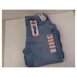 New Wrangler Mens Relaxed Boot Light Wash Jeans