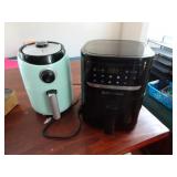 Lot of 2 Airfryers - Westbend & Dash