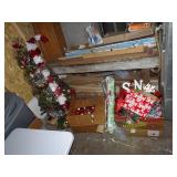 Lot of Christmas Dï¿½cor & Related