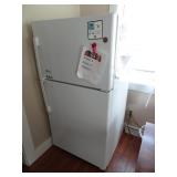 GE Refridgerator Freezer 32"x31"x66"- Works