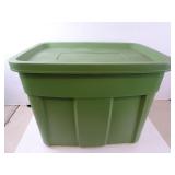 Rubbermaid Roughneck Lidded Storage Tote 18gal