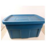Rubbermaid Roughneck Lidded Storage Tote 14gal
