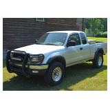 2003 Toyota Tacoma Xtracab SR5 4x4 truck