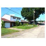 3BR/2.5BA 2-STORY NITRO NEEDS WORK