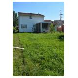 3BR/2.5BA 2-STORY NITRO NEEDS WORK