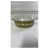 Pyrex #043 size 1 1/2 Qt, Green Spring blossom,