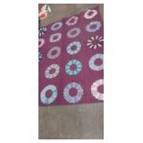 Floral pattern quilt 82x67in