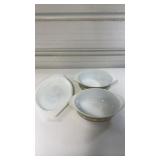 Pyrex, bowls x2, with non matching lid, 1 1/2qt.