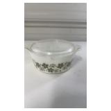 Pyrex, #28, 472, 1 1/2Pt., Spring Blossoms Daisy