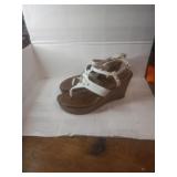 Liz Claiborne White and TanWomen