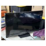 32 inch Sanyo flatscreen TV