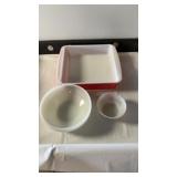 Pyrex pink flamingo 8 inch square baking dish Pyrex pink flamingo 8 inch square baking dish