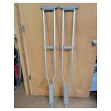Pair of crutches look to be new Pair of crutches look to be new