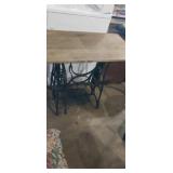 Cast iron pedal base sewing machine table Cast iron pedal base sewing machine table