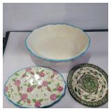 Temptations oval dish 11in x8in and 2 trivets Temptations oval dish 11in x8in and 2 trivets