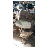 Octagonal 4 chair dining table (chairs roll Octagonal 4 chair dining table (chairs roll