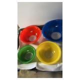 Pyrex primary mixing bowls set, #s 328, 323, 325 Pyrex primary mixing bowls set, #s 328, 323, 325