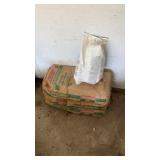 Sheetrock durabond 25 pound bags x3 with grout Sheetrock durabond 25 pound bags x3 with grout