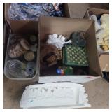 2 boxes of decorative items 2 boxes of decorative items