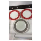 Pyrex 8 inch plates x3 grey/ red Pyrex 8 inch plates x3 grey/ red
