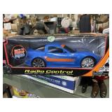 New Bright 1:16 scale radio-controlled Corvette New Bright 1:16 scale radio-controlled Corvette
