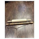 2 wooden rolling pins 2 wooden rolling pins