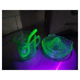 UV Green depression glass measuring cup /spoon