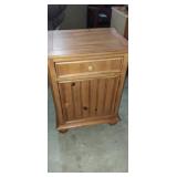 American signature  oak night stand 21x17x29in