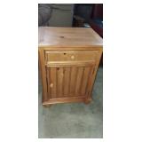 American signature  oak night stand 21x17x29in
