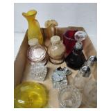 Small vase salt and pepper shakers